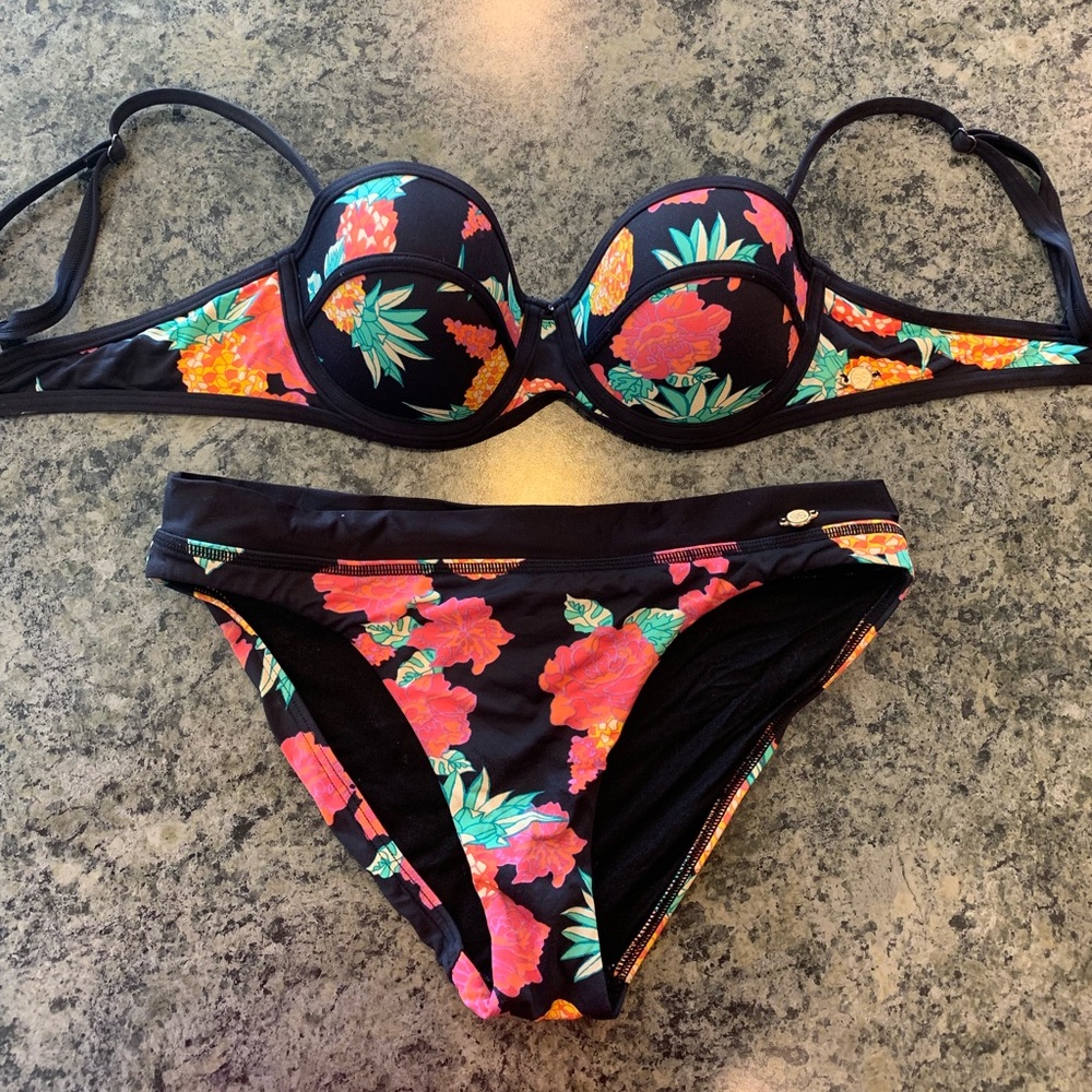 Women’s bikini set
